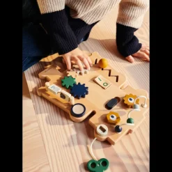 Carola Aktivitetstavle Med Robot